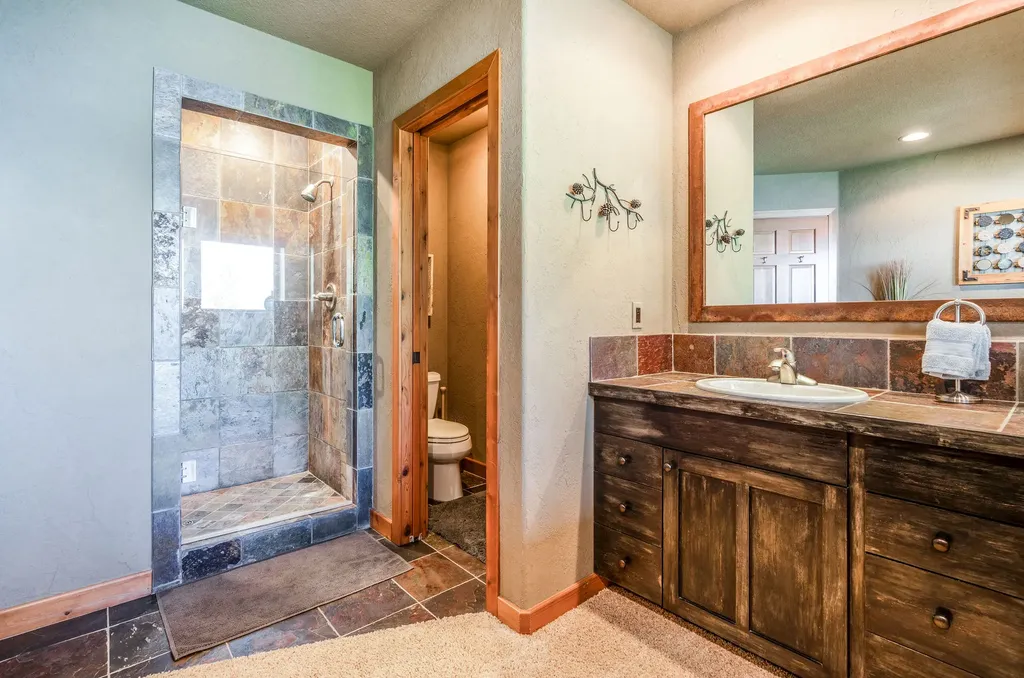 953 Angel Point Road Lakeside MT 59922