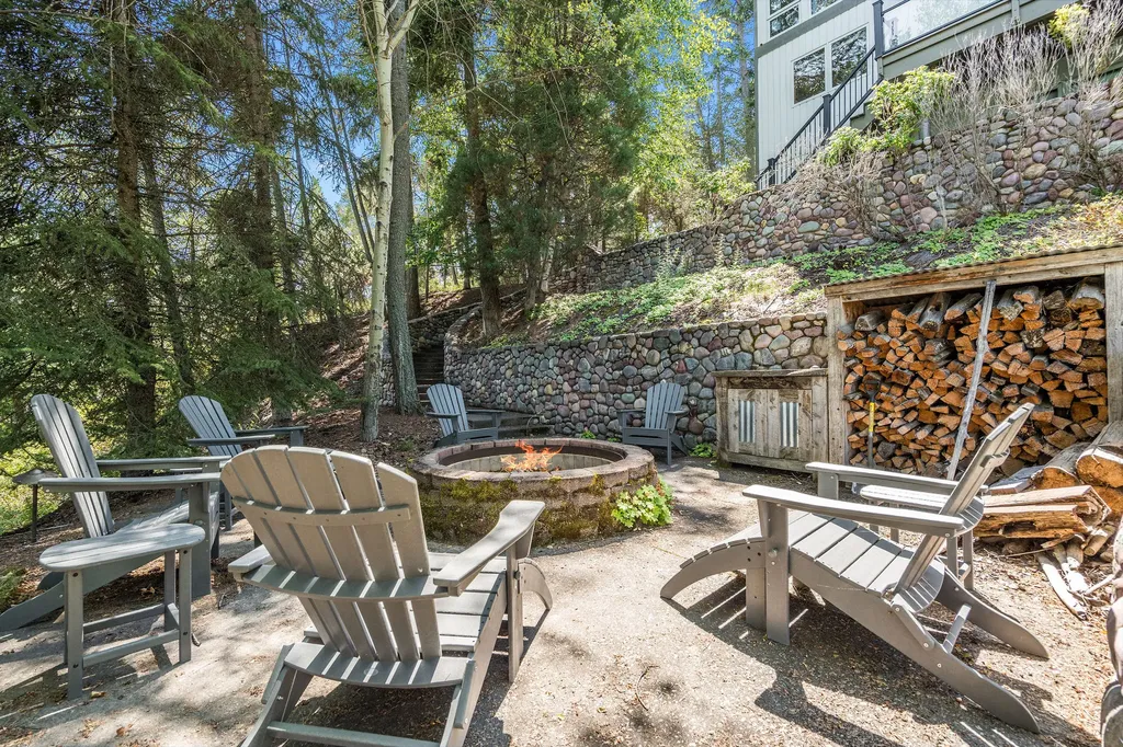 953 Angel Point Road Lakeside MT 59922