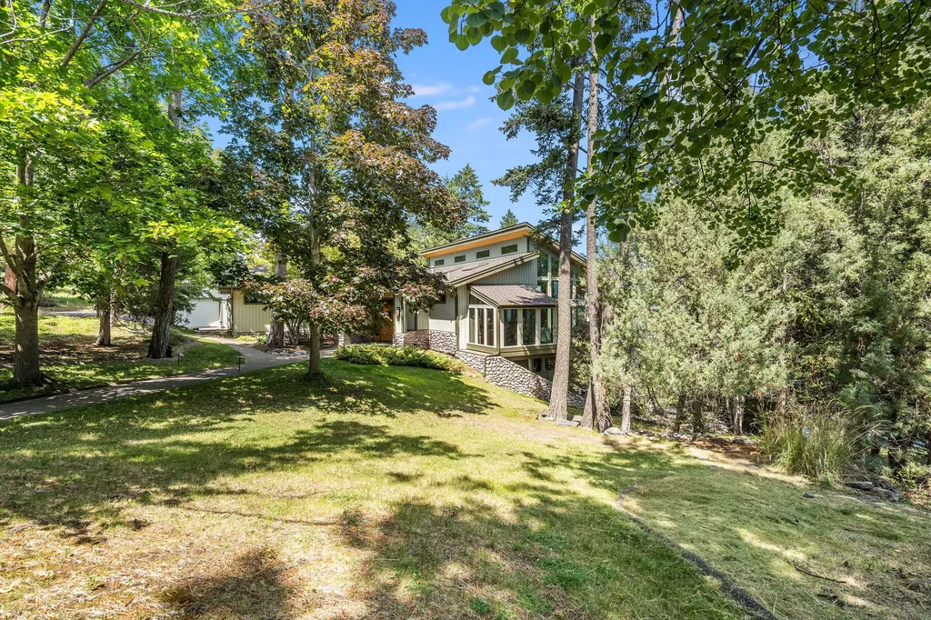 953 Angel Point Road Lakeside MT 59922