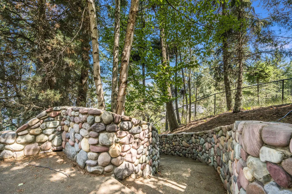 953 Angel Point Road Lakeside MT 59922