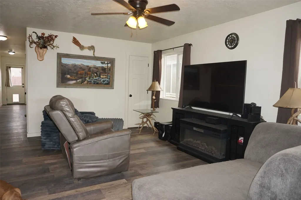 1052 Therapy Way Corvallis MT 59828