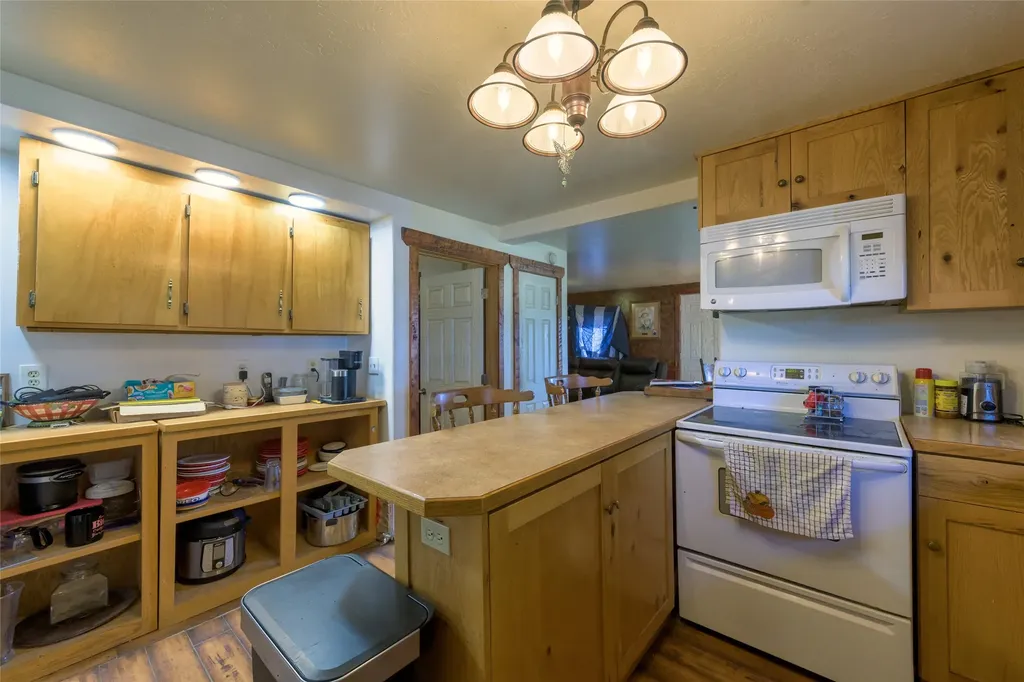 1033 Old Corvallis Road Corvallis MT 59828