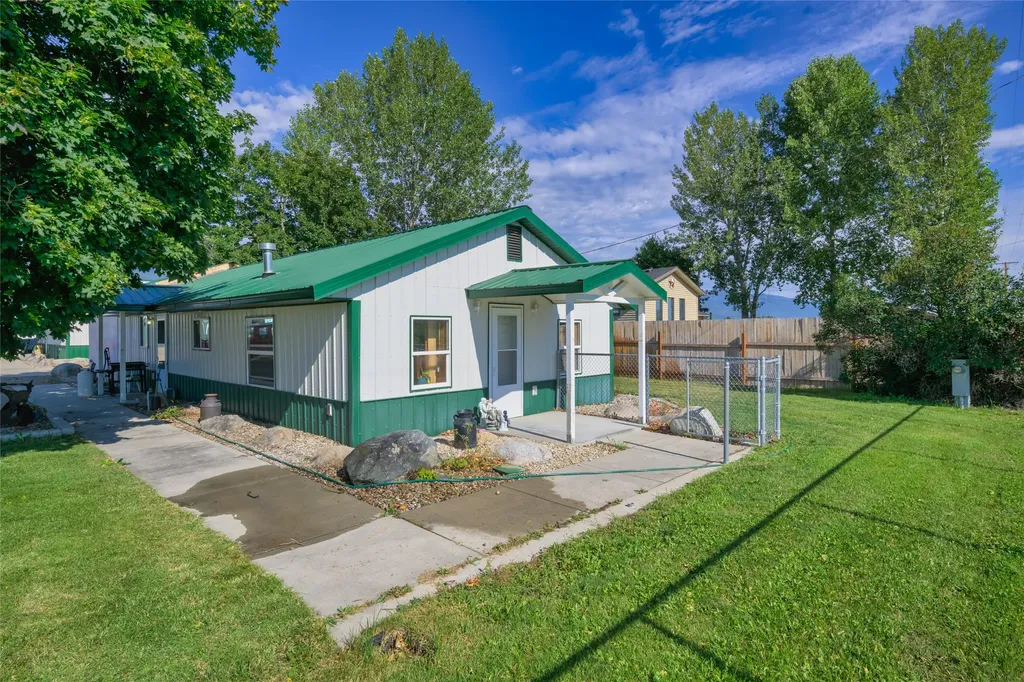 1033 Old Corvallis Road Corvallis MT 59828