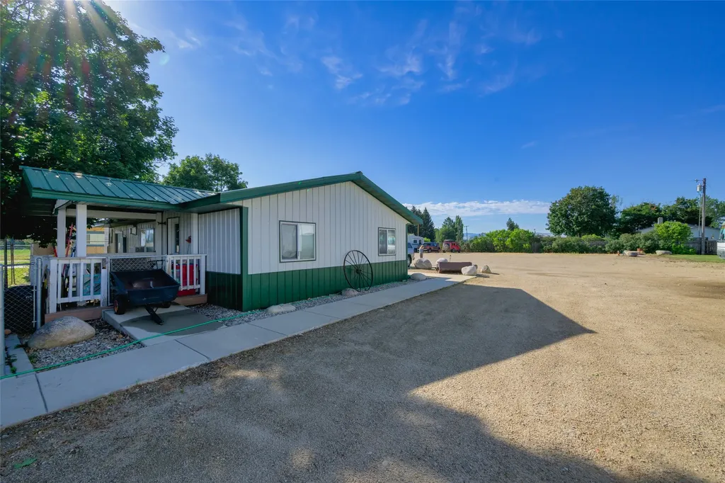 1033 Old Corvallis Road Corvallis MT 59828