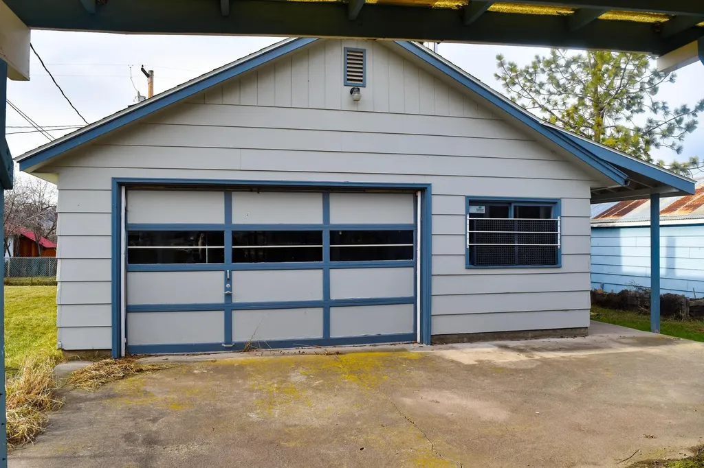317 2nd Avenue St Ignatius MT 59865