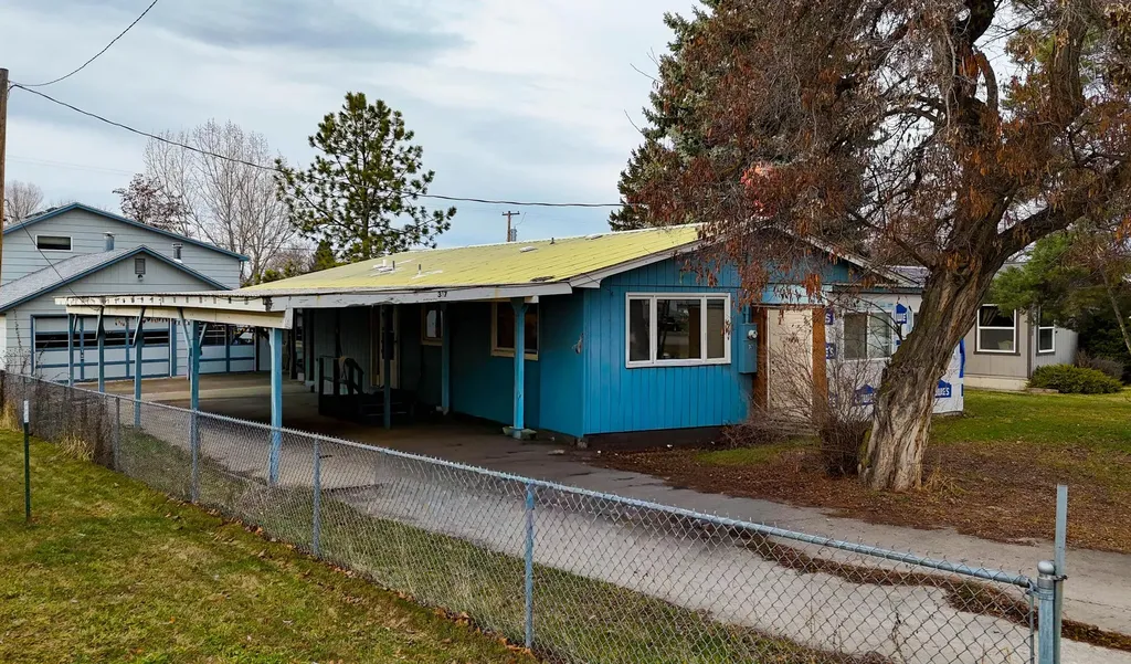 317 2nd Avenue St Ignatius MT 59865