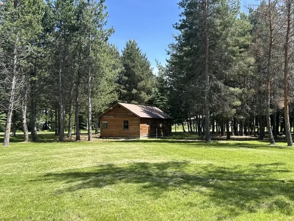 72 Pilots Trail Bigfork MT 59911