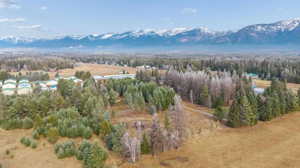 72 Pilots Trail Bigfork MT 59911