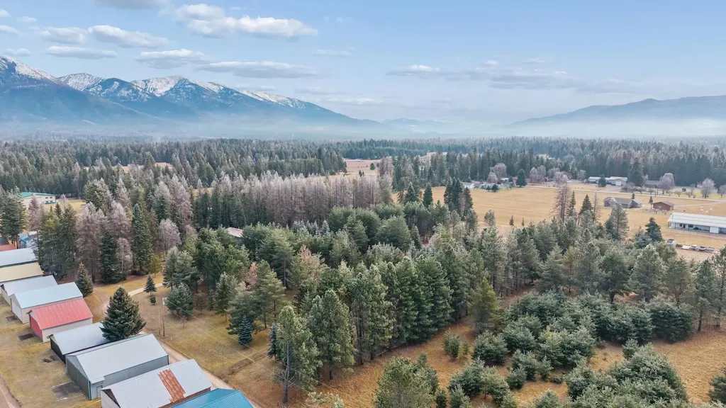 72 Pilots Trail Bigfork MT 59911