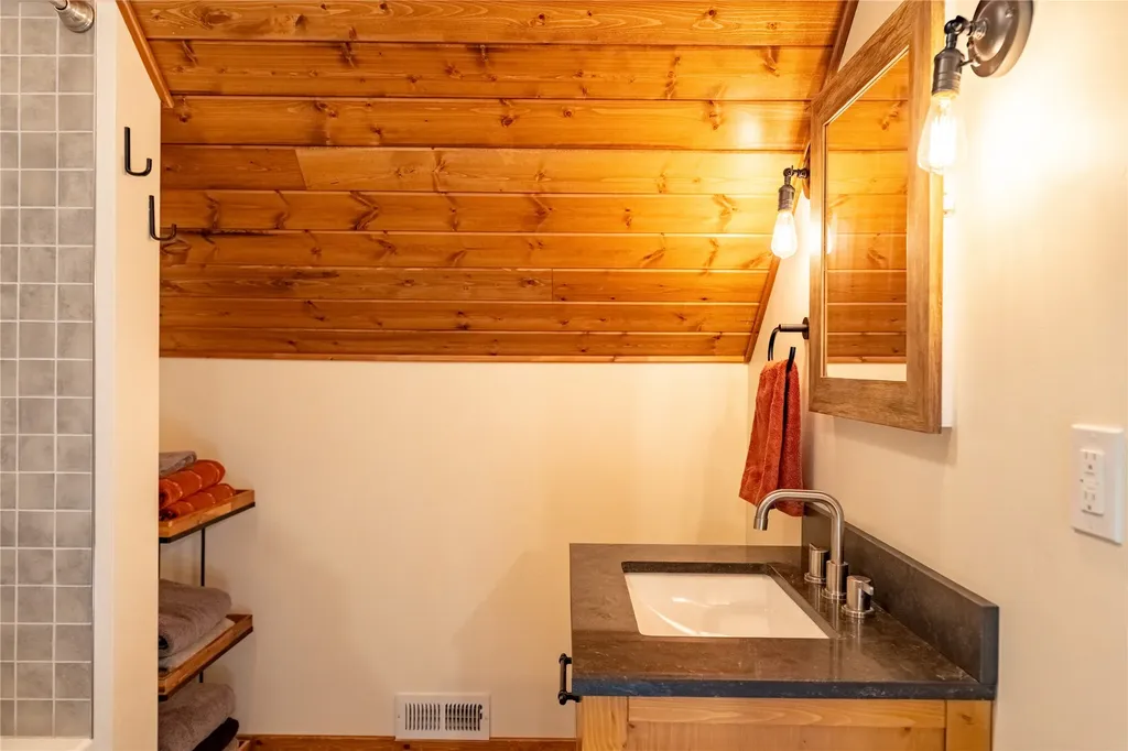 331 Cheyenne Court Troy MT 59935