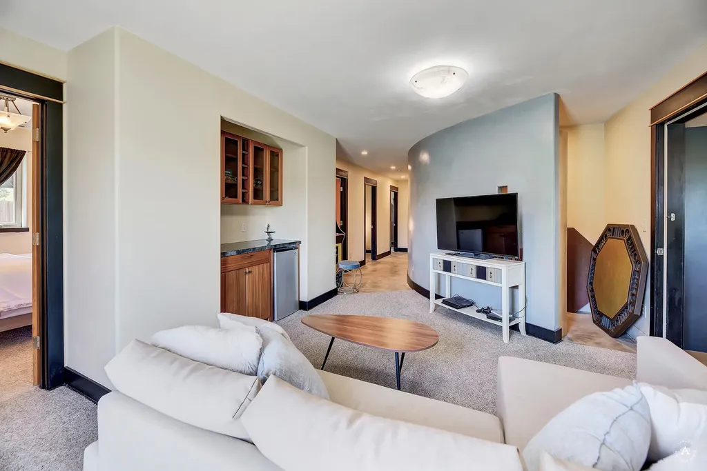 162 Jackson Creek Road Clancy MT 59634