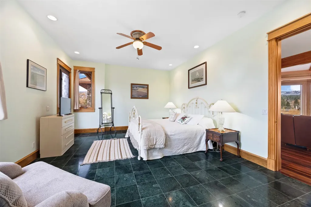 859 Hamilton Heights Road Corvallis MT 59828