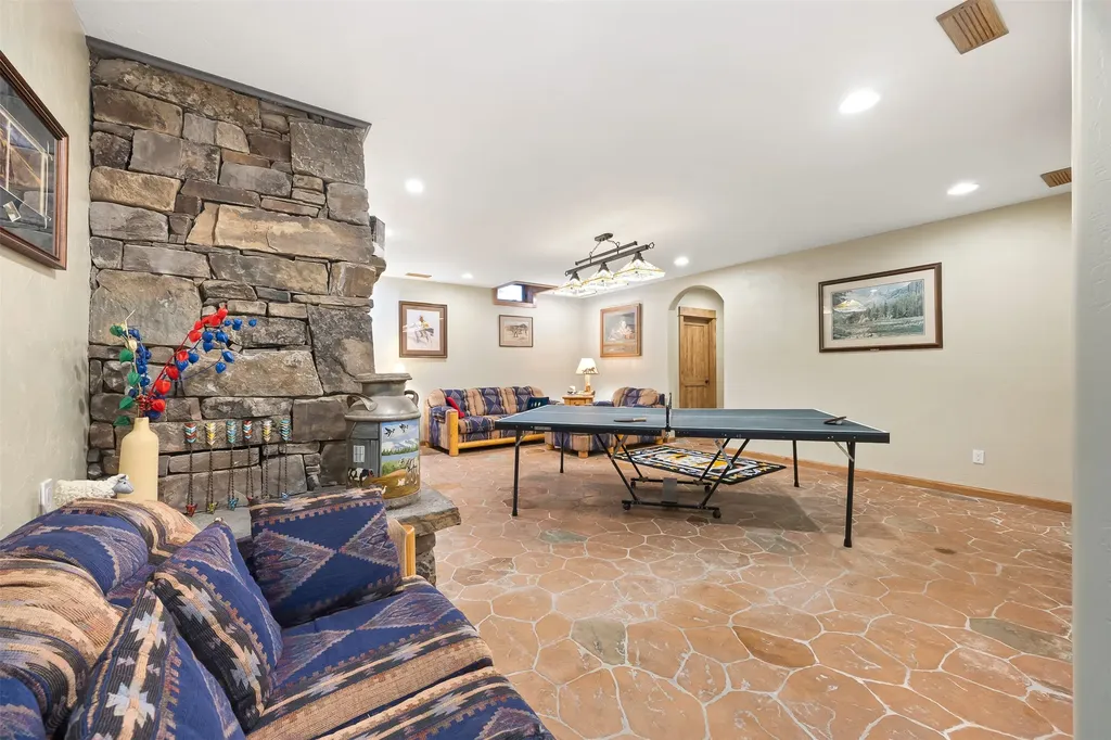 859 Hamilton Heights Road Corvallis MT 59828