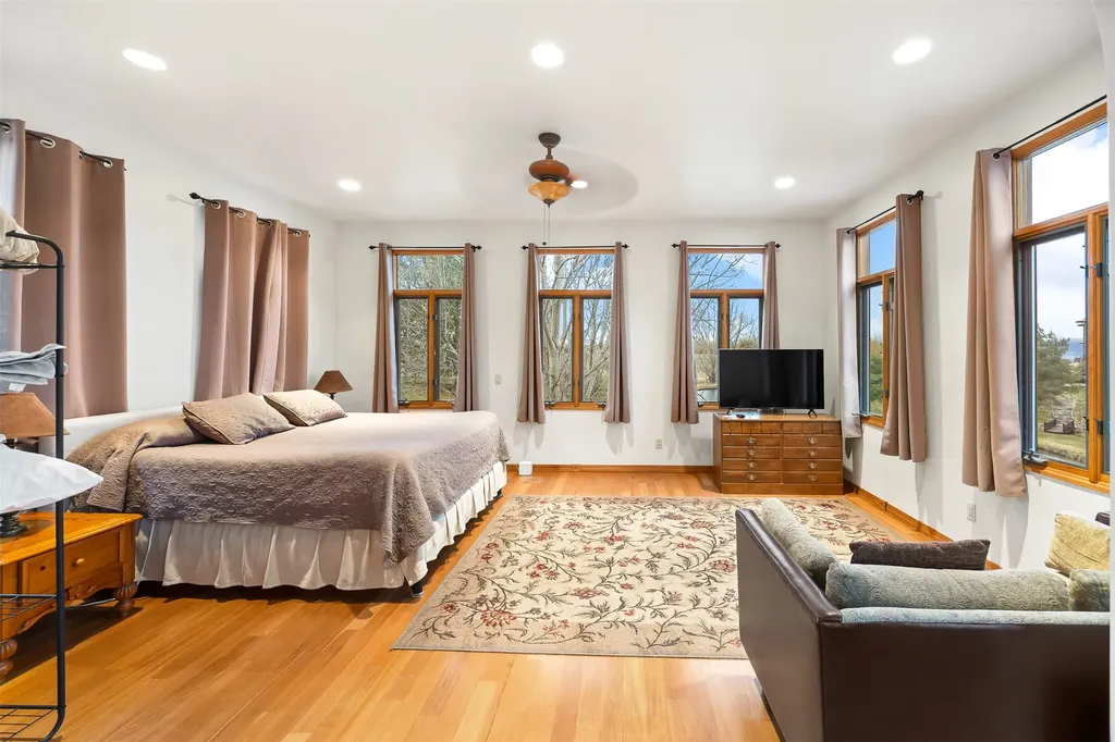 859 Hamilton Heights Road Corvallis MT 59828