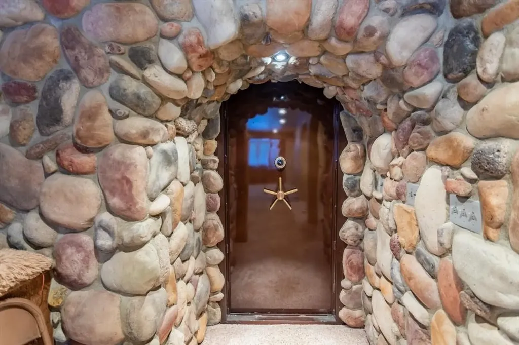 13390 Mount Highway 35 Bigfork MT 59911