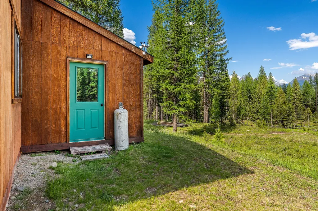 15645 North Fork Road Polebridge MT 59928