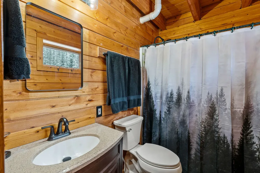 15645 North Fork Road Polebridge MT 59928