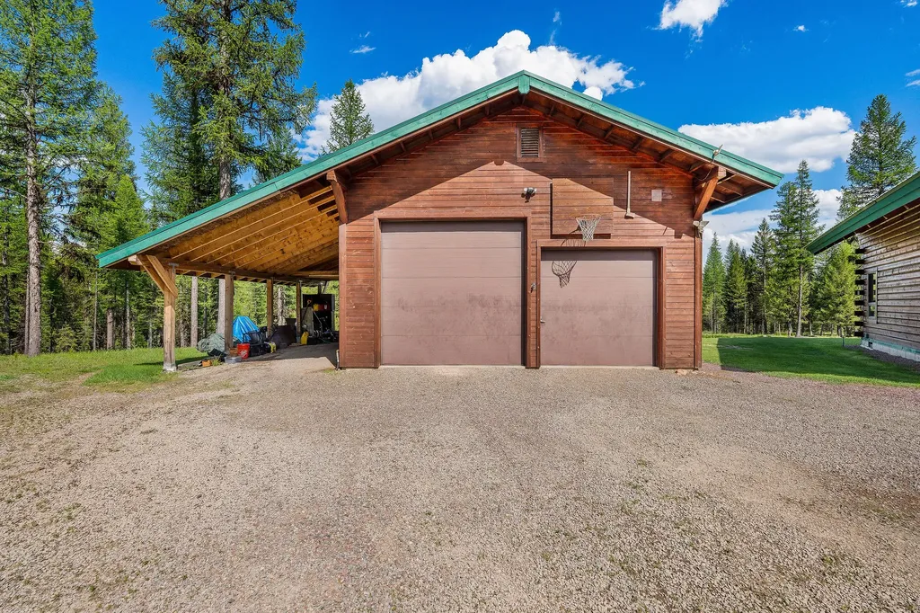 15645 North Fork Road Polebridge MT 59928
