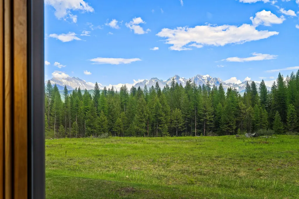 15645 North Fork Road Polebridge MT 59928