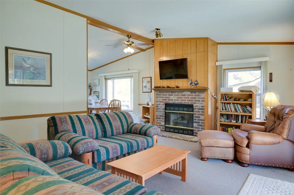 2766 E Fork Road Sula MT 59871