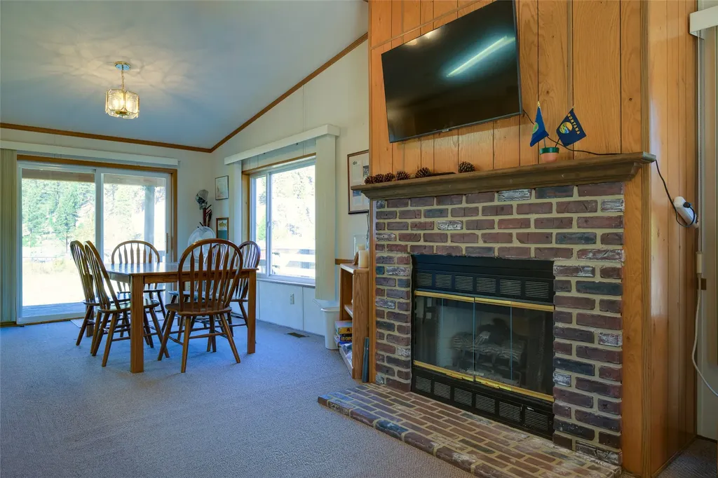 2766 E Fork Road Sula MT 59871