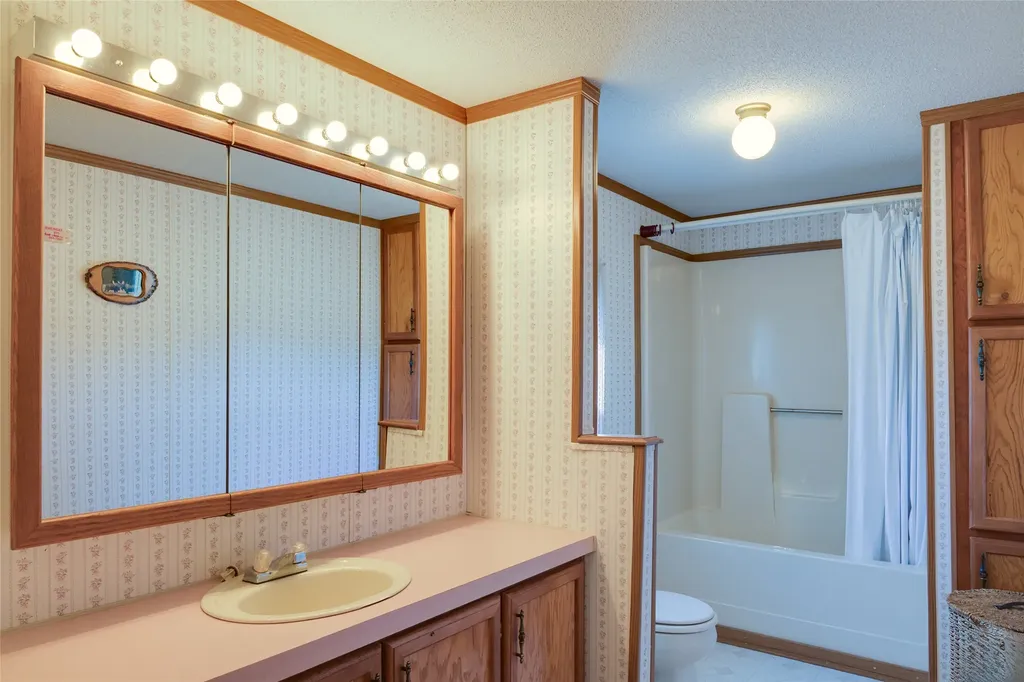 2766 E Fork Road Sula MT 59871