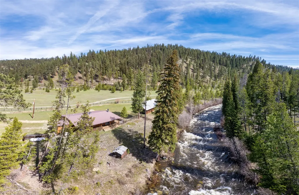 2766 E Fork Road Sula MT 59871
