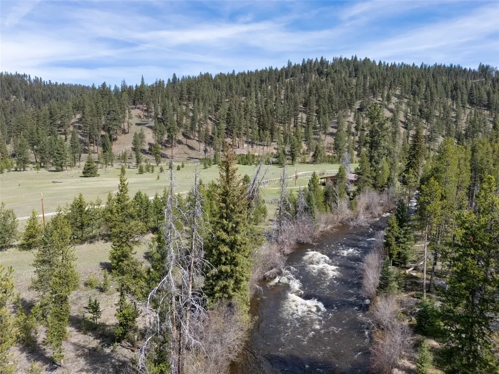 2766 E Fork Road Sula MT 59871