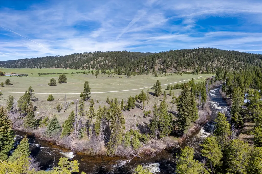 2766 E Fork Road Sula MT 59871