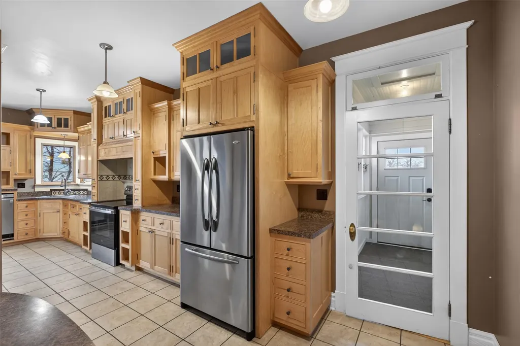 119 3rd Avenue S Stanford MT 59479