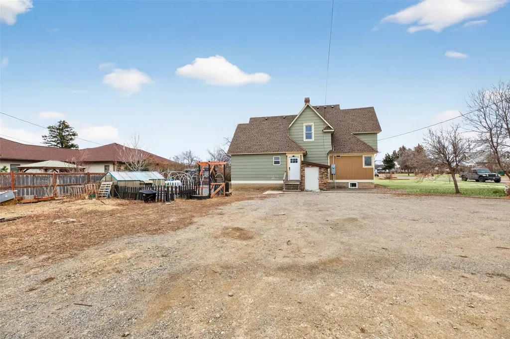 119 3rd Avenue S Stanford MT 59479