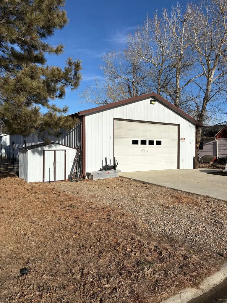 318 W Jackson Avenue Chester MT 59522