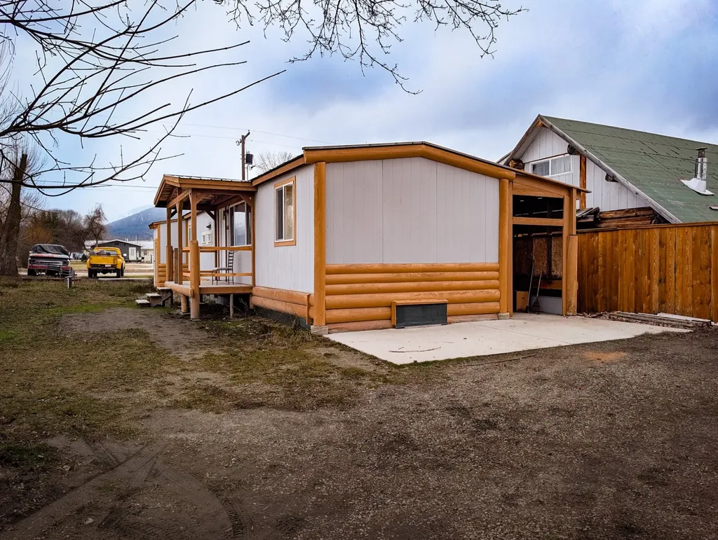 656 6th Avenue Victor MT 59875