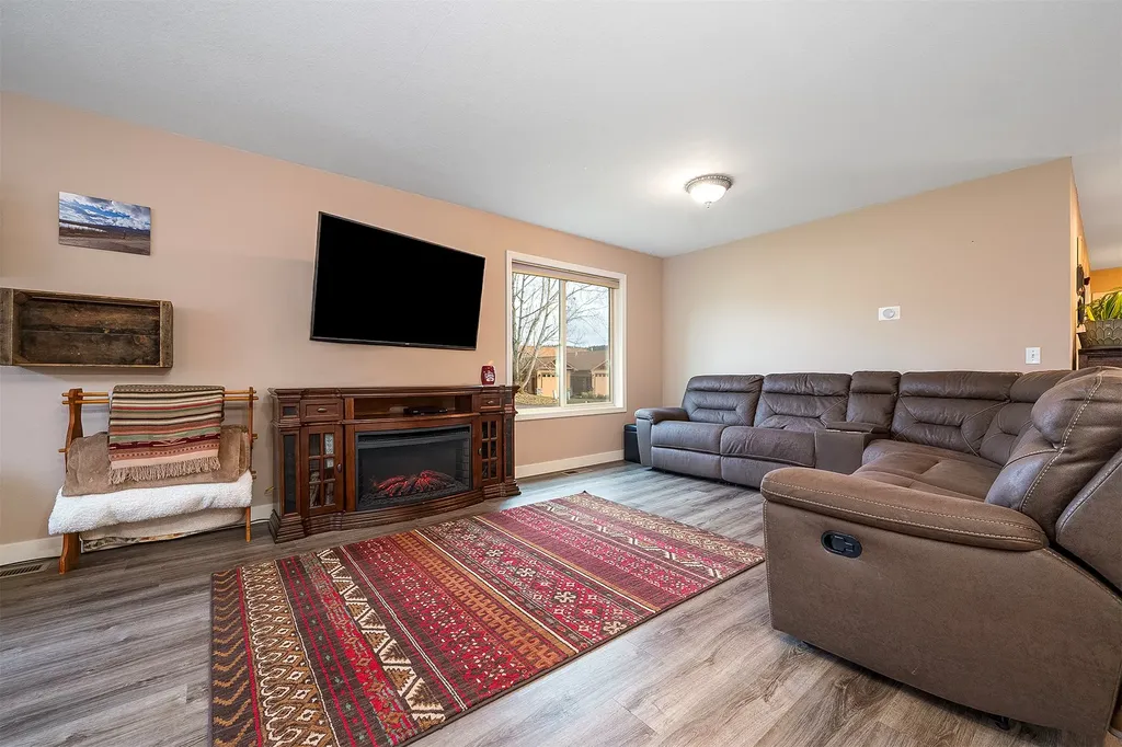 112 O'brien Terrace Bigfork MT 59911