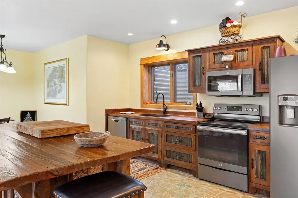 859 Hamilton Heights Road Corvallis MT 59828