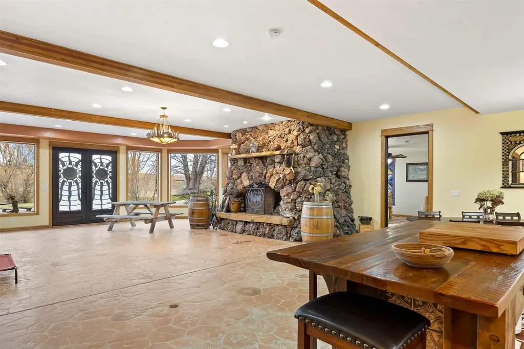 859 Hamilton Heights Road Corvallis MT 59828