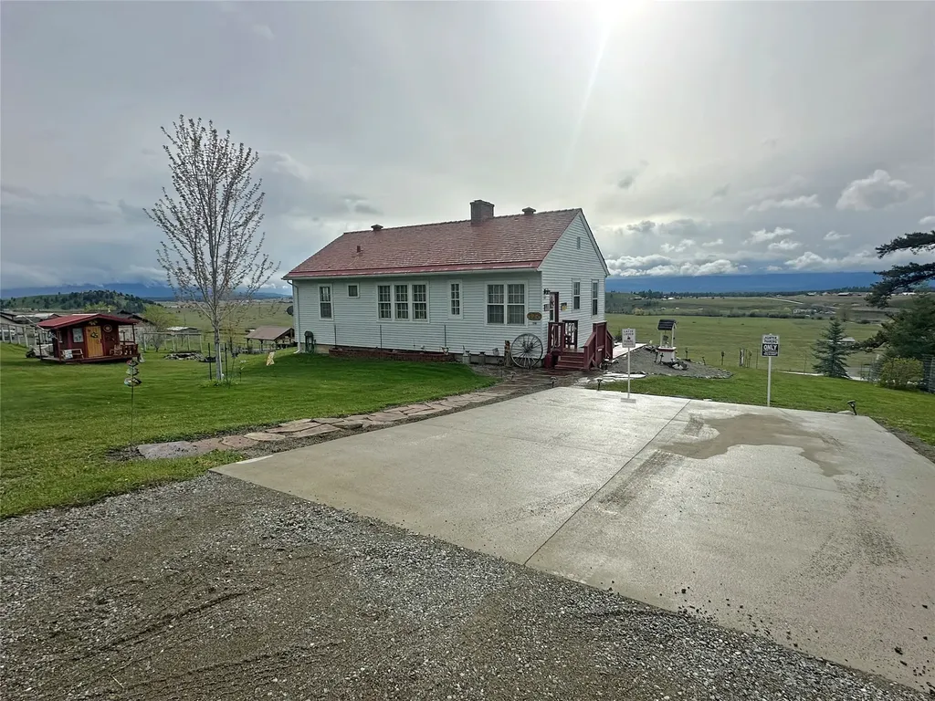 156 Bootleg Road Eureka MT 59917