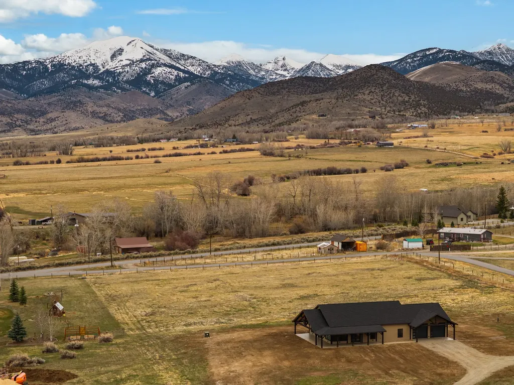 9 Hawks Court Sheridan MT 59749