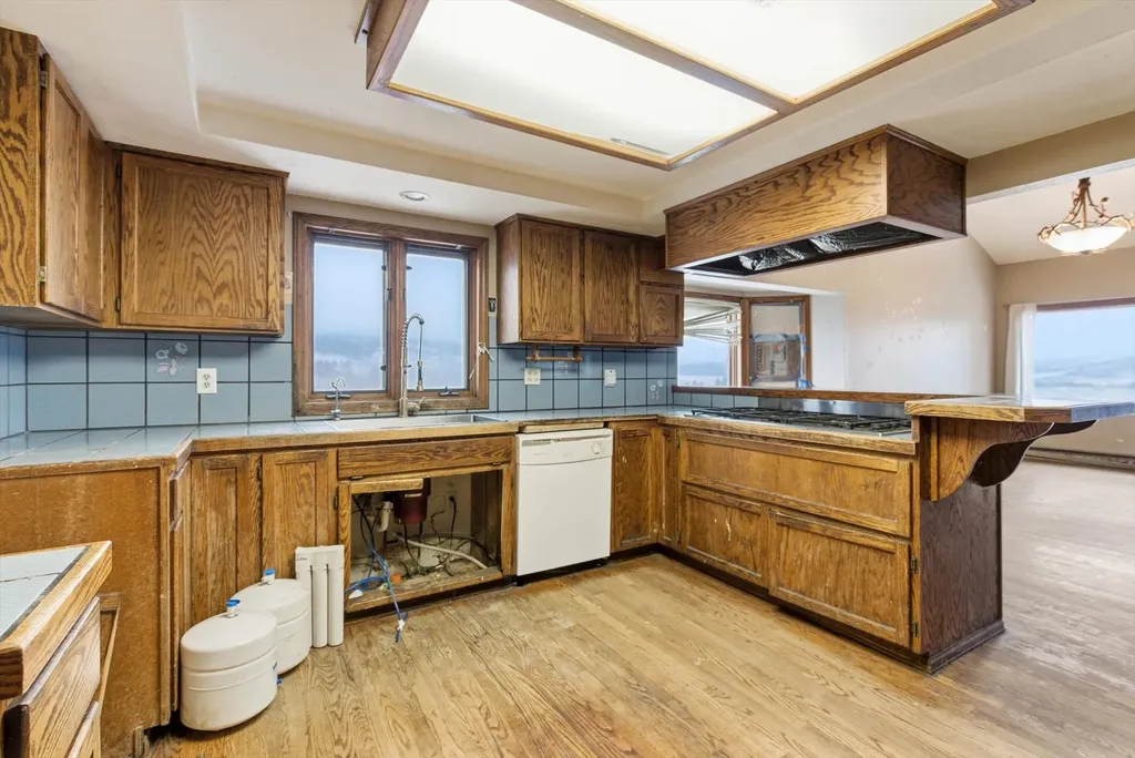 22250 Holy Cross Way Proctor MT 59929