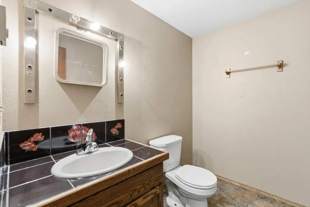 22250 Holy Cross Way Proctor MT 59929