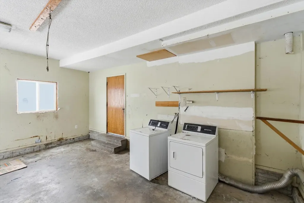 22250 Holy Cross Way Proctor MT 59929