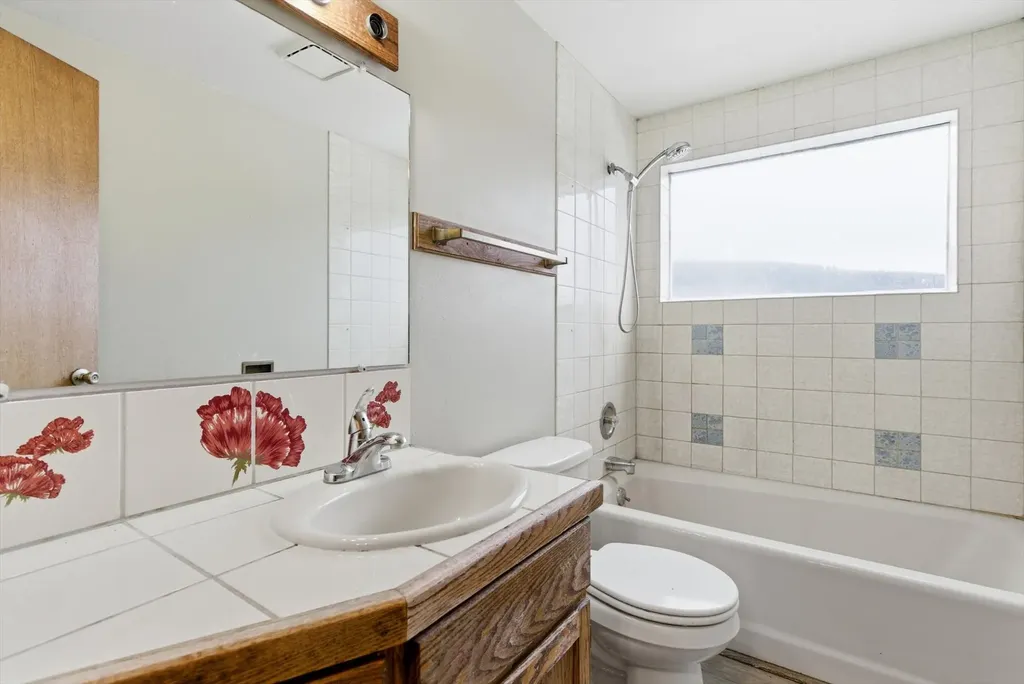 22250 Holy Cross Way Proctor MT 59929
