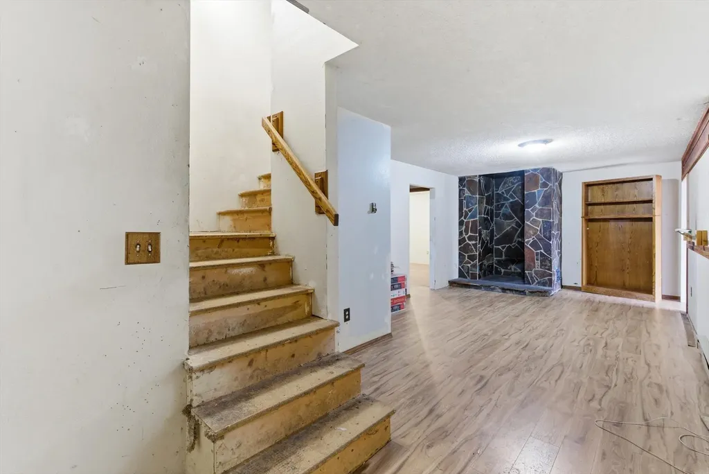 22250 Holy Cross Way Proctor MT 59929