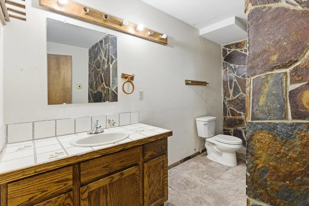 22250 Holy Cross Way Proctor MT 59929