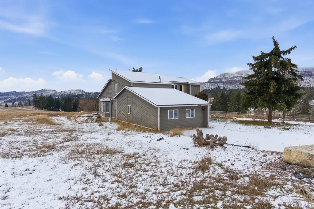 22250 Holy Cross Way Proctor MT 59929