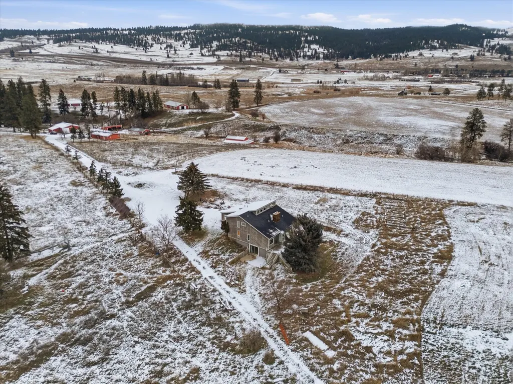 22250 Holy Cross Way Proctor MT 59929