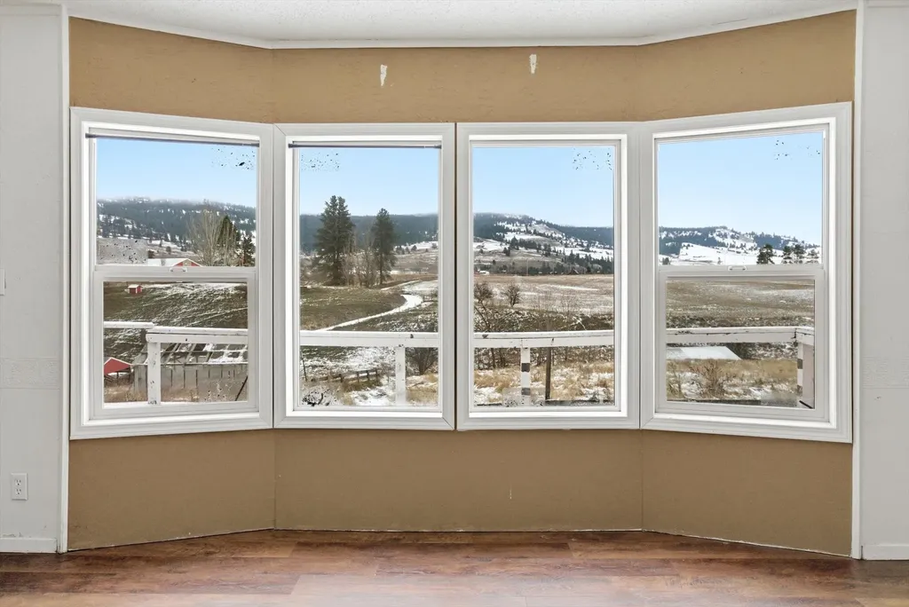 22250 Holy Cross Way Proctor MT 59929