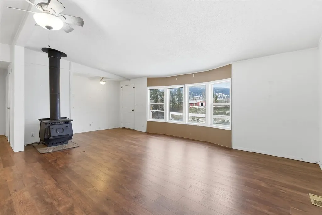 22250 Holy Cross Way Proctor MT 59929