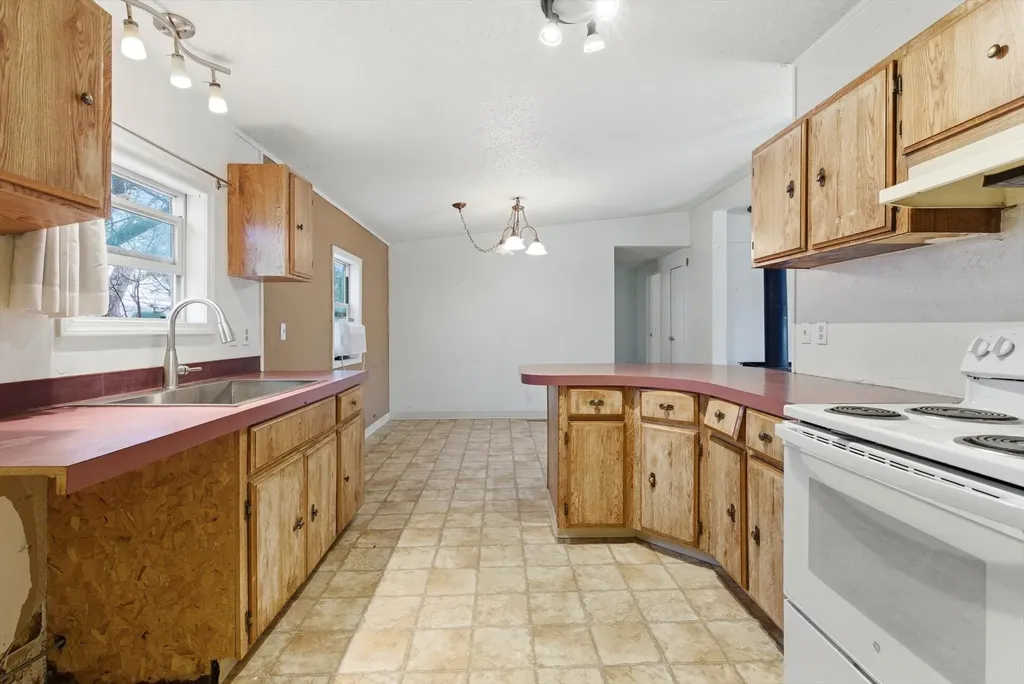 22250 Holy Cross Way Proctor MT 59929