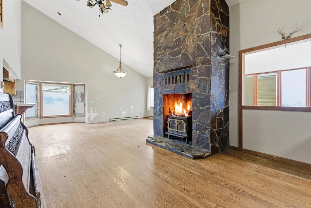 22250 Holy Cross Way Proctor MT 59929